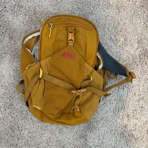 REI Tarn 12 kids backpack EUC